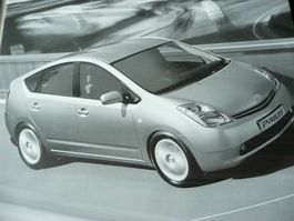 Toyota Prius Prospekt 2004