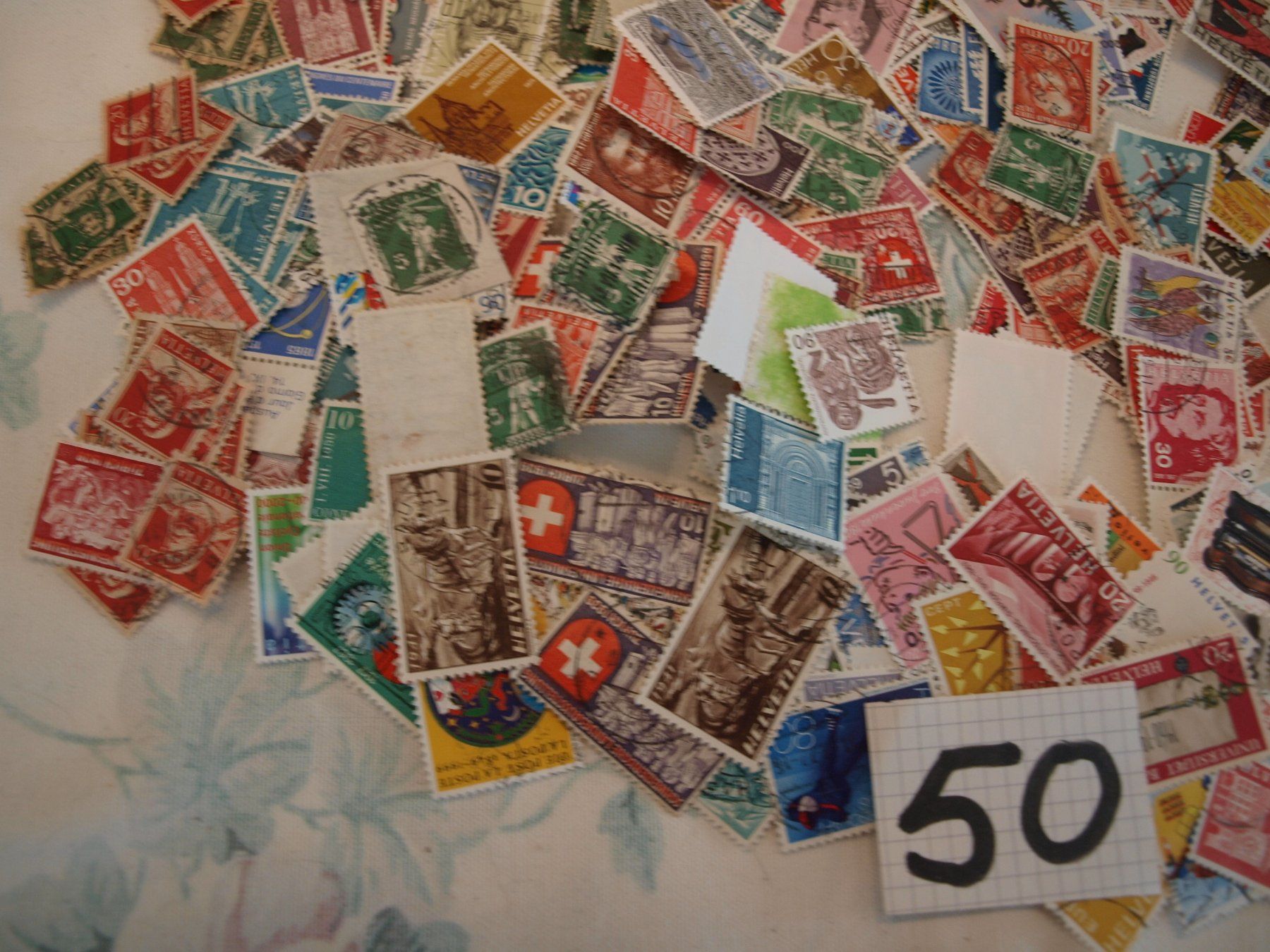 Tutti i francobolli: 1000 Schweizer Briefmarken über 70g Gebraucht siehe Bilder – Usato da Aarau venduto da Marcele0 4