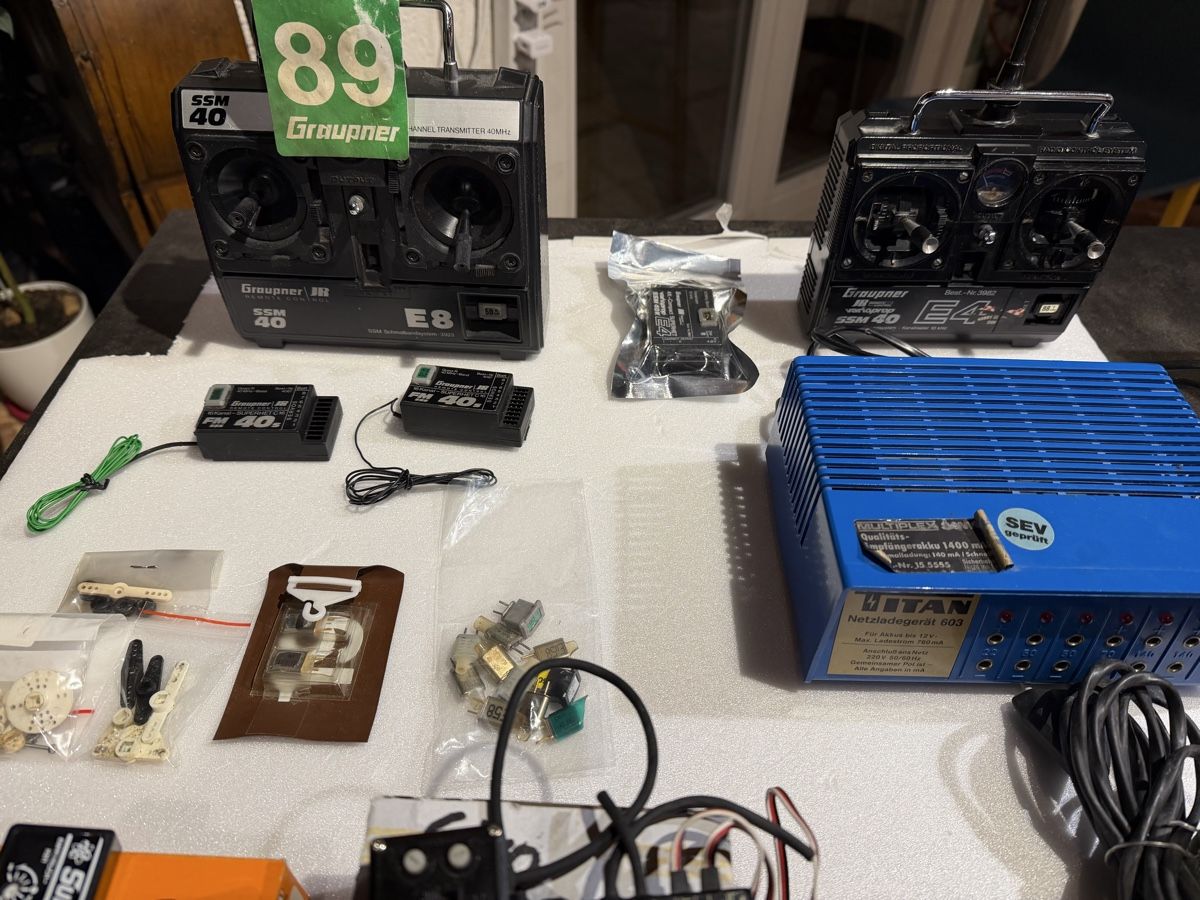 RC Modellbau: MATÉRIEL  VINTAGE  DE  MODÉLISME – Defekt aus Apples von Gasscret 2