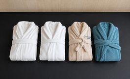 Lot de 4 peignoirs de bain – blanc, beige et bleu pétrole