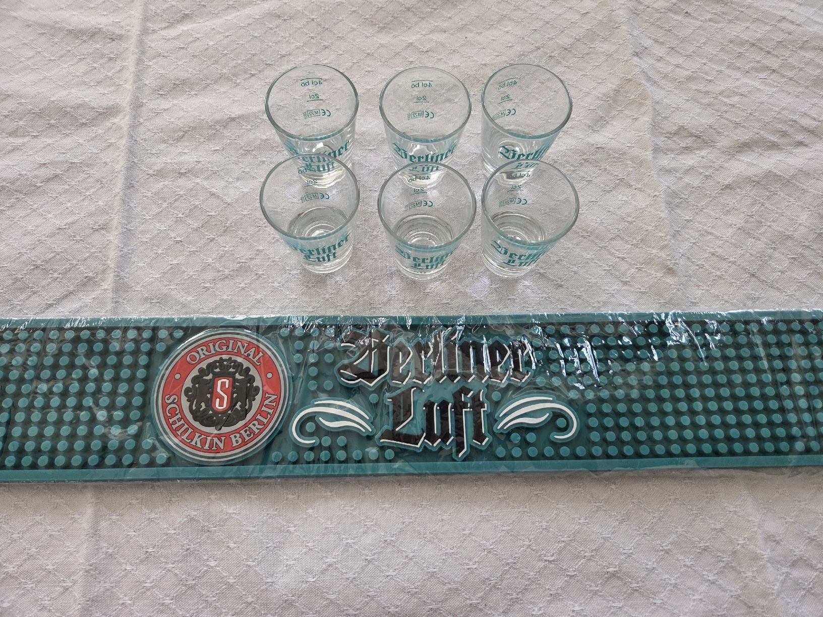 Bicchieri: 6er Set Shotgläser "Berliner Luft" inkl. Barmatte – Nuovo e nell'imballaggio originale da Lyss venduto da Munisono