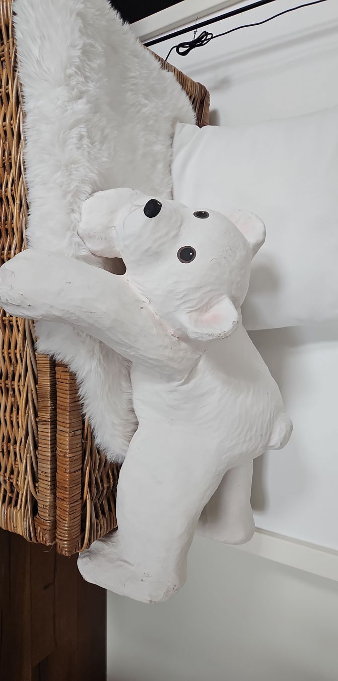Tutte le decorazioni: Dekorativer Eisbär,, Kinderzimmer Deko, Pappmaché – Usato da Abtwil SG venduto da Realsale