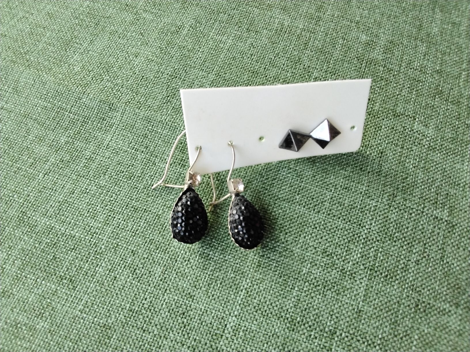 Sonstiger Schmuck: 2 PAAR MODISCHE OHRSTECKER – Neu (gemäss Beschreibung) aus Biel/Bienne von dasi3