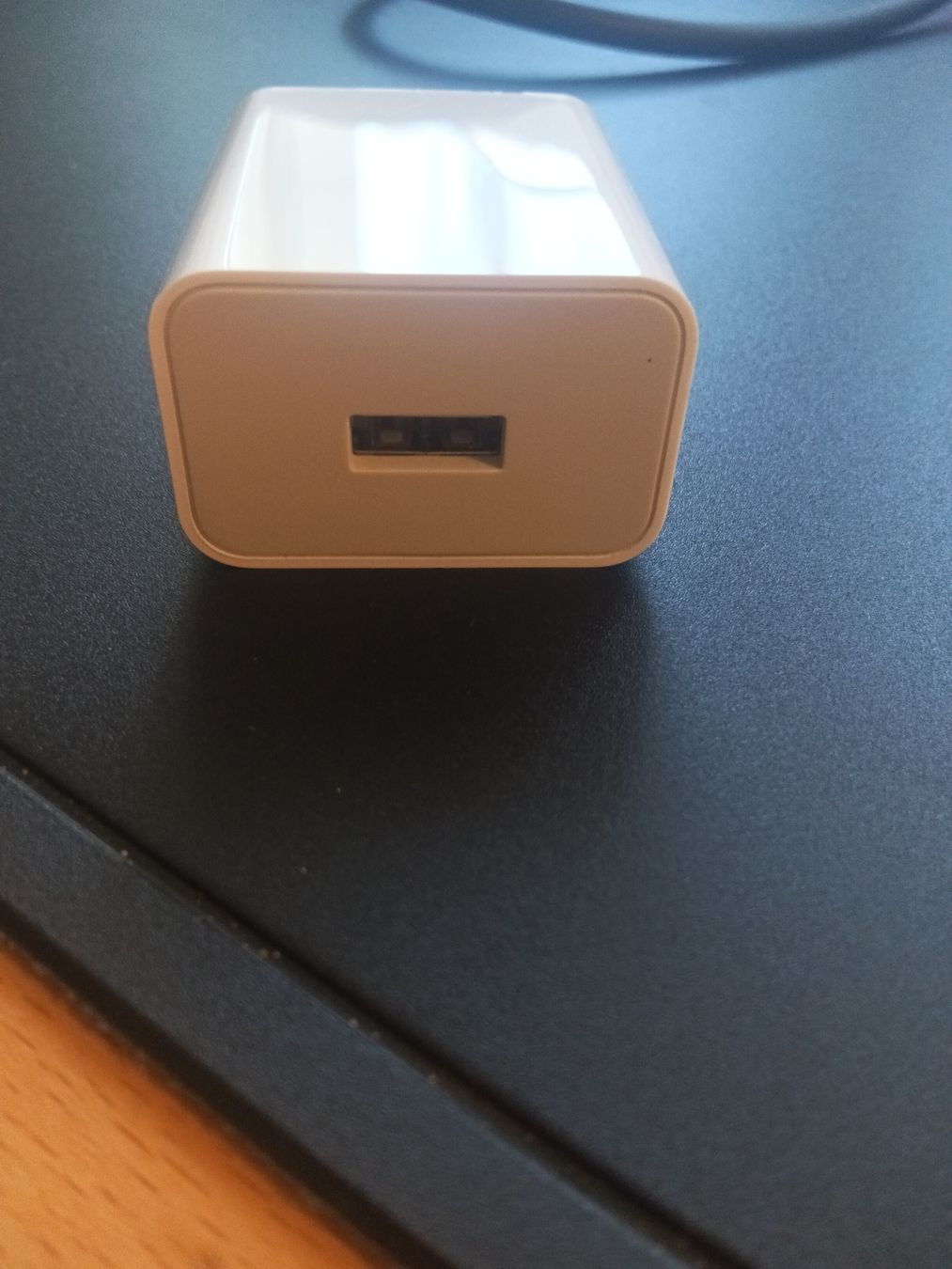 Caricabatterie: Handliches USB-Ladegerät - Schnellladefunktion - Weiss – Nuovo (secondo la descrizione) da Grächen venduto da Eifelelch 1