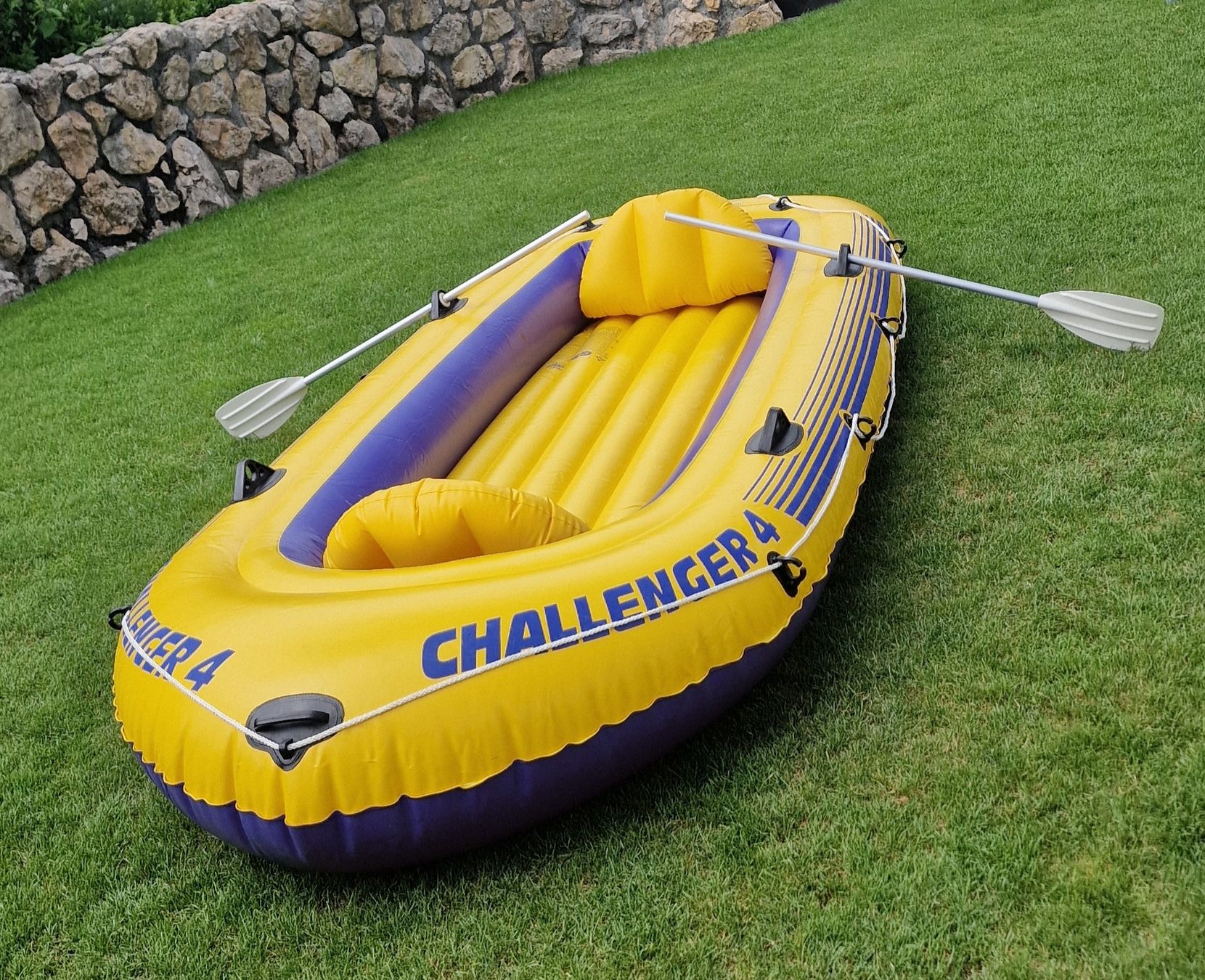 Barche: Intex Challenger 4 Schlauchboot mit 2 Paddel – Usato da Suhr venduto da Sbume