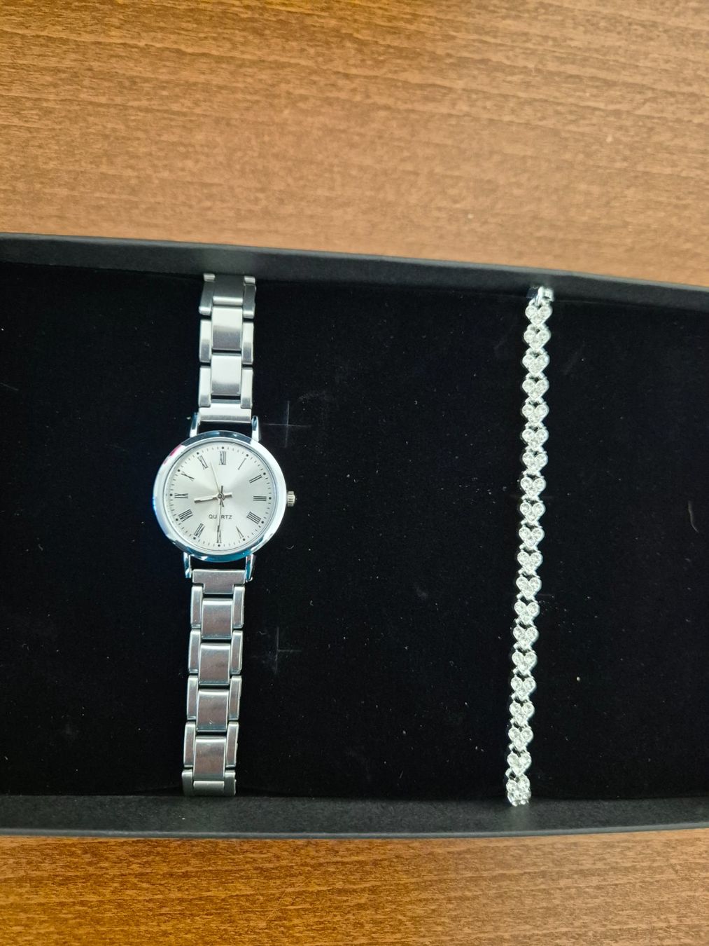 Orologi: Schmuckset mit Uhr – Nuovo e nell'imballaggio originale da Würenlos venduto da sul_cm8q