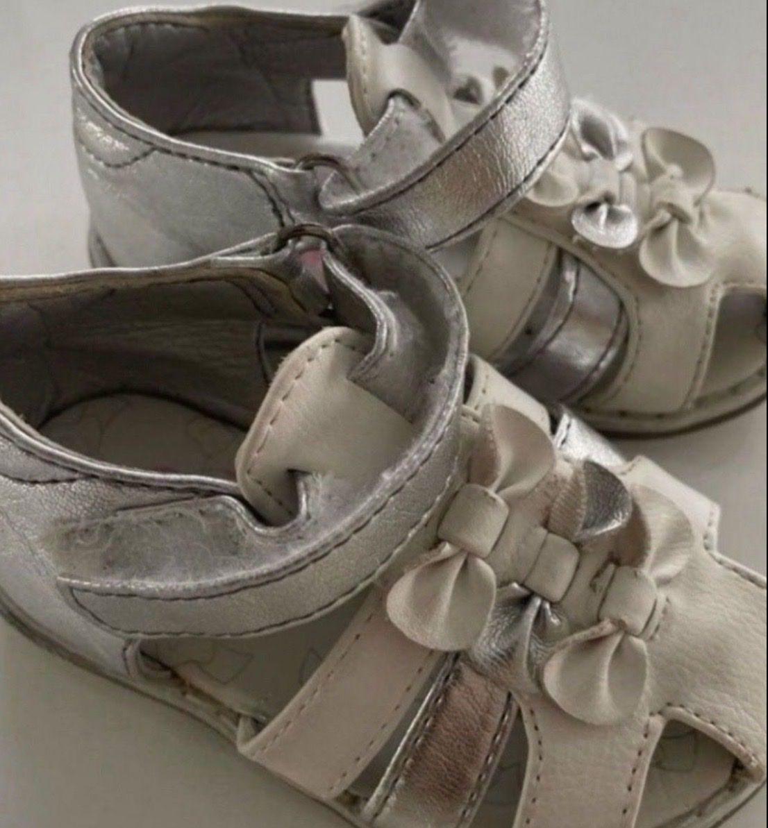 Scarpe per ragazze: Sandaletten Grösse 20 silber/weiss Cupcake  – Nuovo (secondo la descrizione) da Freidorf TG venduto da nad_fxh7