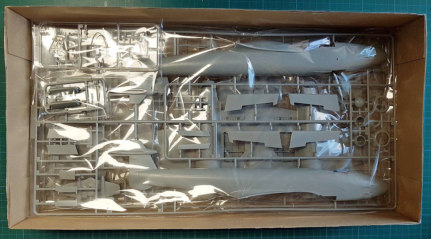 Kit di modellismo & Modellini statici: JET  GLOSTER  "METEOR"  F.4      HK Models  M  1:32 – Nuovo (secondo la descrizione) da Abtwil  SG venduto da Relluem1 4