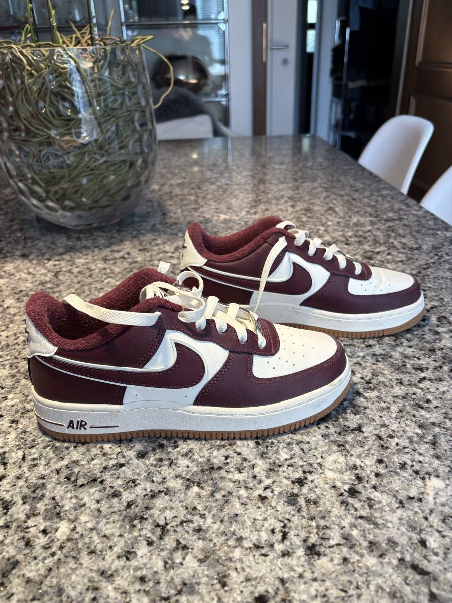 Nike Scarpe da uomo: Nike Air Force 1 Gr. 36.5 < Top Zustand – Usato da Wil SG venduto da Esbru