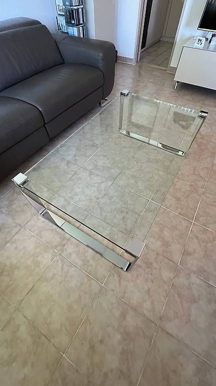 Tische: Couchtisch aus Glas – Gebraucht aus Basel von Soraya267 1