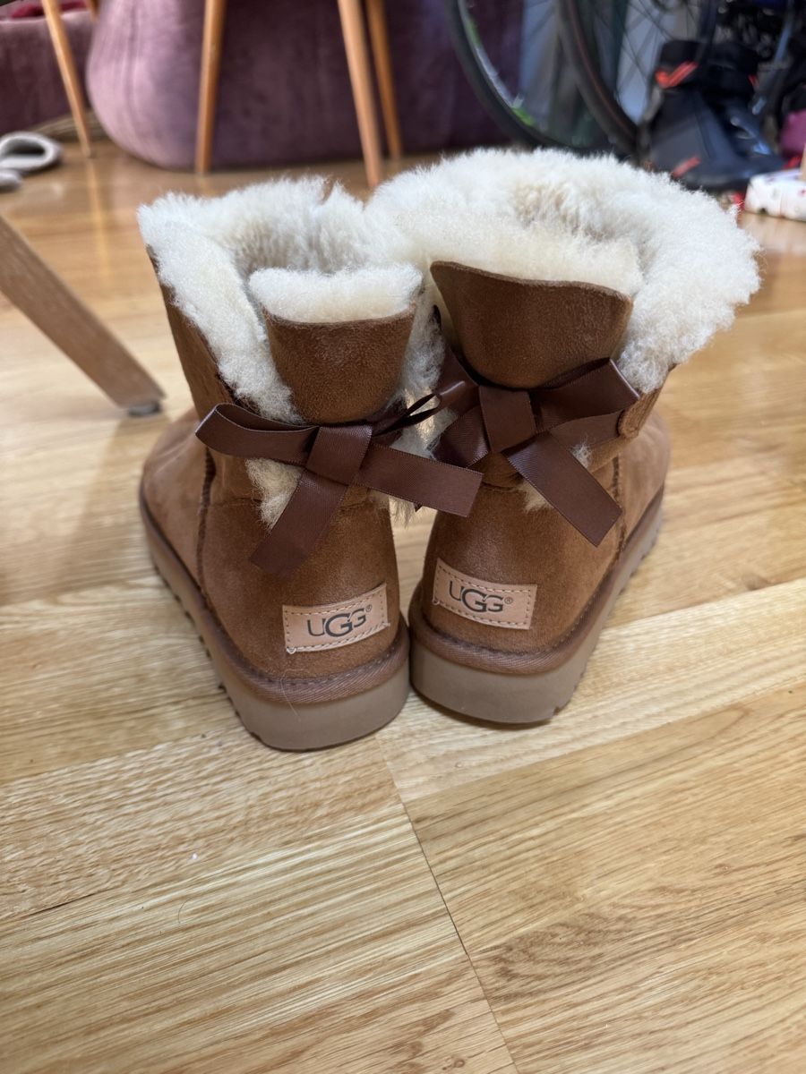 Ugg Damenschuhe: UGG neuve – Neu (gemäss Beschreibung) aus Morges von alice.marie