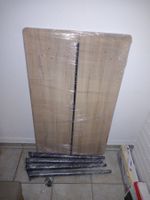 Tisch und 4 Stühle zu Verkaufen
