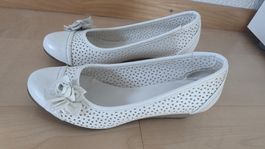 schöne weisse Schuhe
