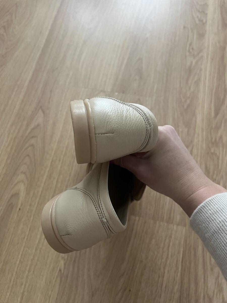 Scarpe da donna: NEW Leather Loafers, size 38, Beige – Nuovo (secondo la descrizione) da Vevey venduto da Aiaram_059k 4