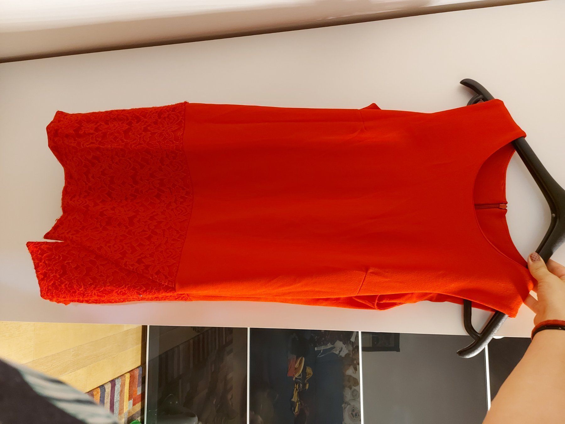 Vestiti: Vestito casual rosso corto elasticizzato e pizzo patch work – Usato da Coldrerio venduto da Addicted2Art