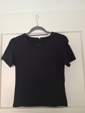 Haut noir taille M court