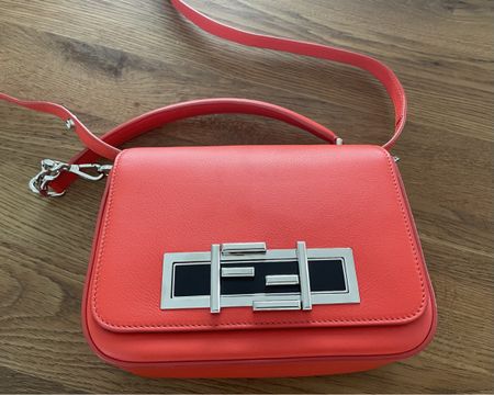 FENDI Baguette, Orange, Neu