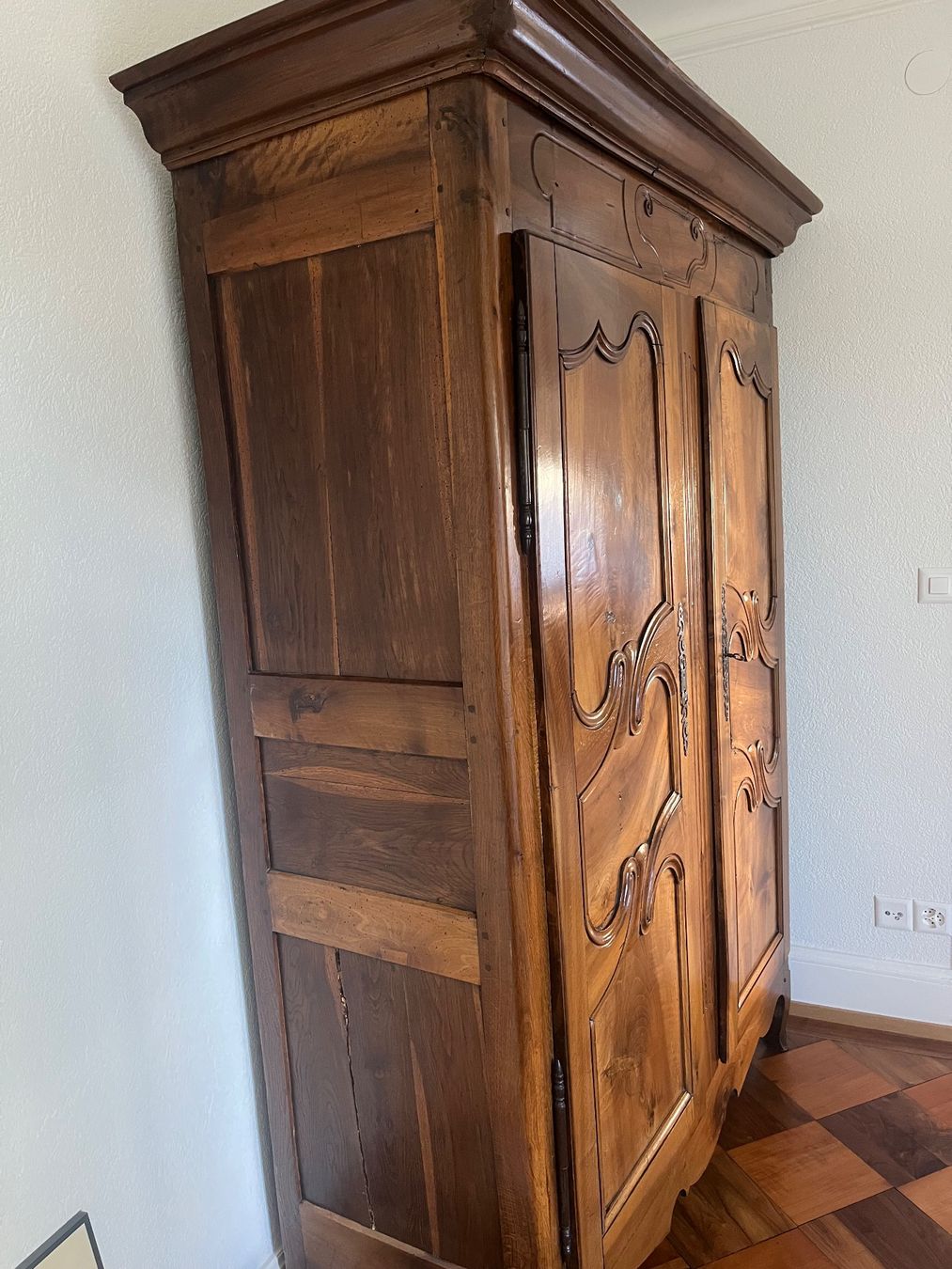 Armoires: Armoire de mariage – D'occasion à La Tour-de-Peilz par Enzo25cc 2
