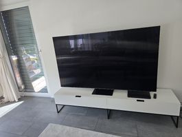 TV-Bank, Fernsehtisch in Weis