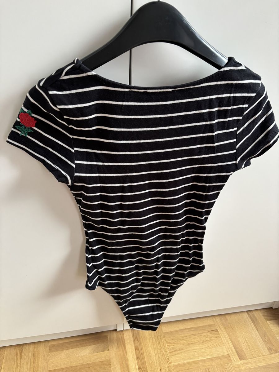 Tally Weijl T-shirt: T-Shirt – Usato da Basel venduto da rebecca_b 1