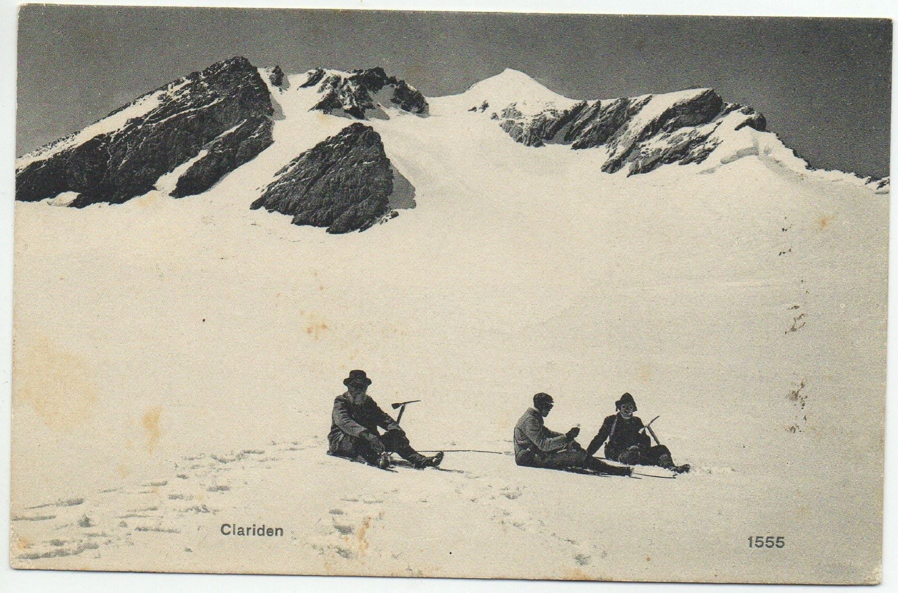 Cartoline postali: CLARIDEN 3 Bergsteiger mit Eispickel - Stempel Hütte S.A.C. – Usato da Jona venduto da philajona