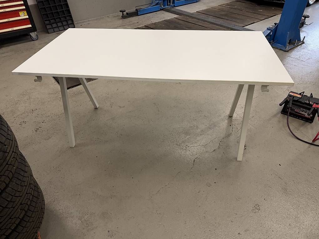 Schreibtische: Ikea Schreibtisch – Gebraucht aus Münchwilen AG von Vinnis 1