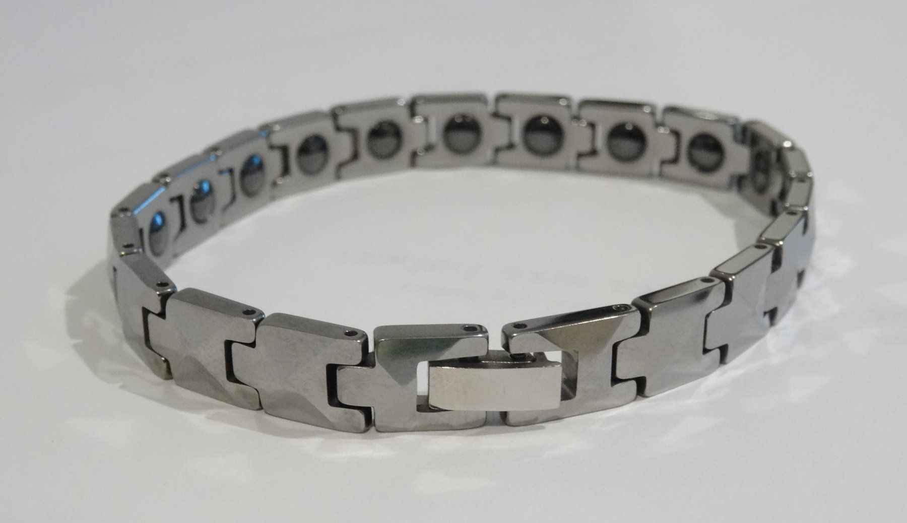 Bracciali & Braccialetti: Armband aus Wolfram – Nuovo e nell'imballaggio originale da Matten b. Interlaken venduto da kero71 5