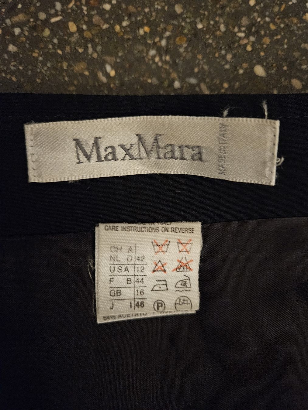 Max Mara Gonne: Max Mara Rock schwarz Grösse 42 neuwertig – Nuovo (secondo la descrizione) da Anwil venduto da tamoos 4