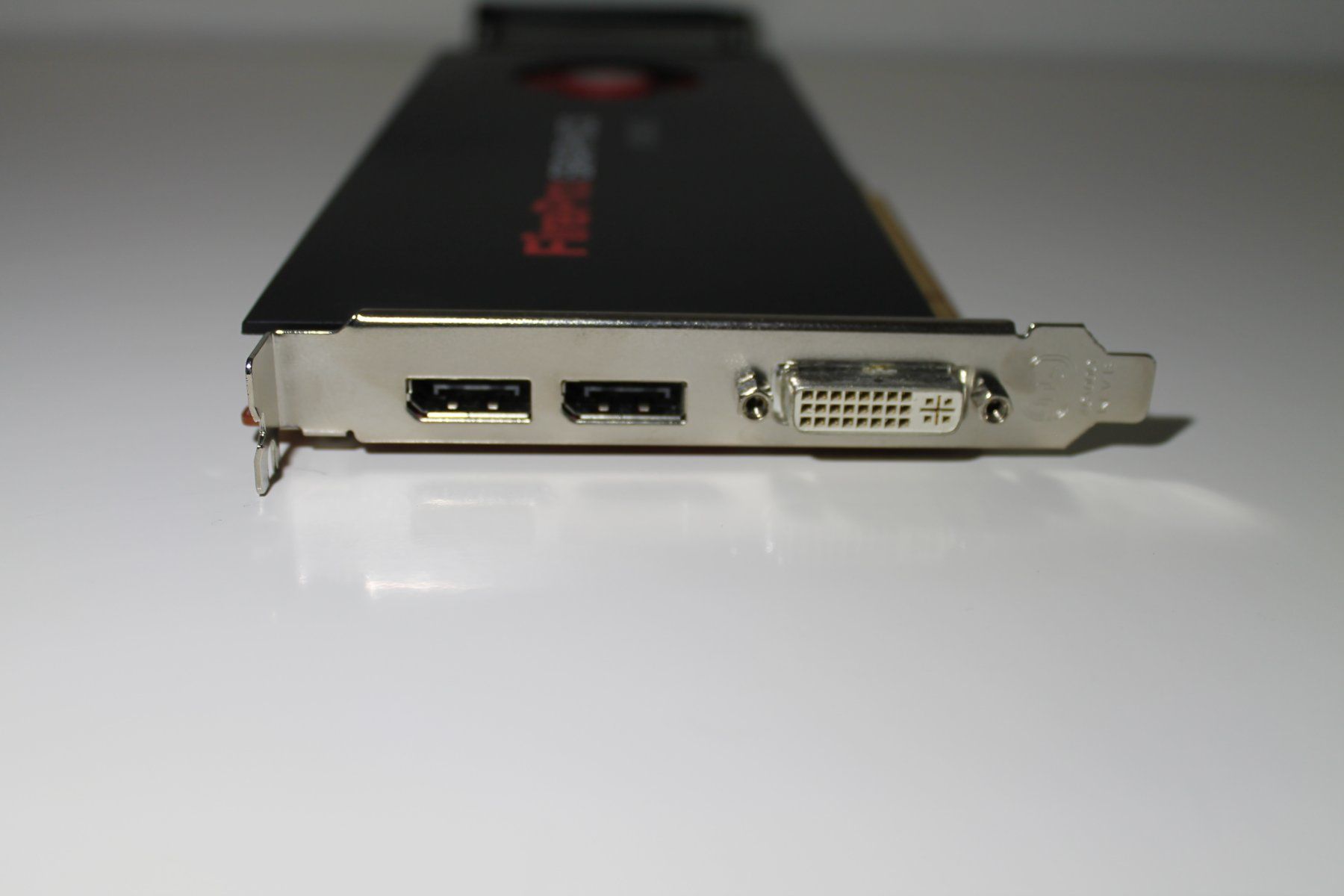 Amd Grafikkarten: AMD FIRE PRO V5900 GRAPHICS 2GB GDDR5 PCI-e GRAFIKKARTE – Gebraucht aus Basel von David25 1