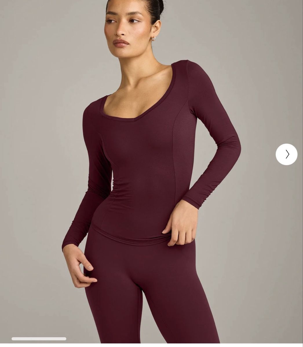 Oner Active Top: Mellow Motion Wide V Neck Long Sleeve Oner Active – Nuovo e nell'imballaggio originale da Frauenfeld venduto da jac.