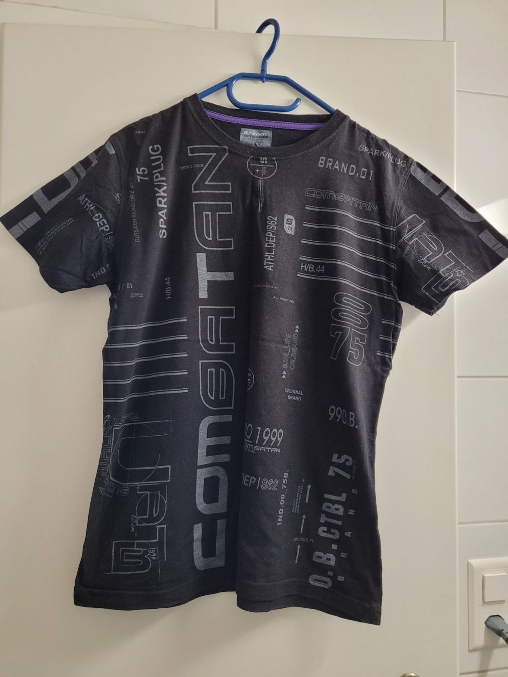 Chemises, T-shirts & Polos: T-shirt – D'occasion à Biel/Bienne par Leila32
