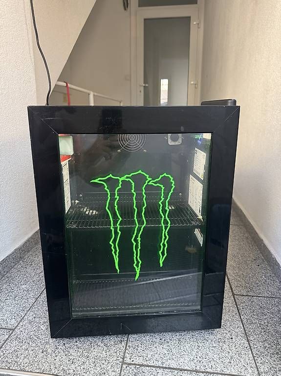 Frigoriferi: Monster Kühlschrank mit LED – Usato da Wynau venduto da Lorent_Be 1