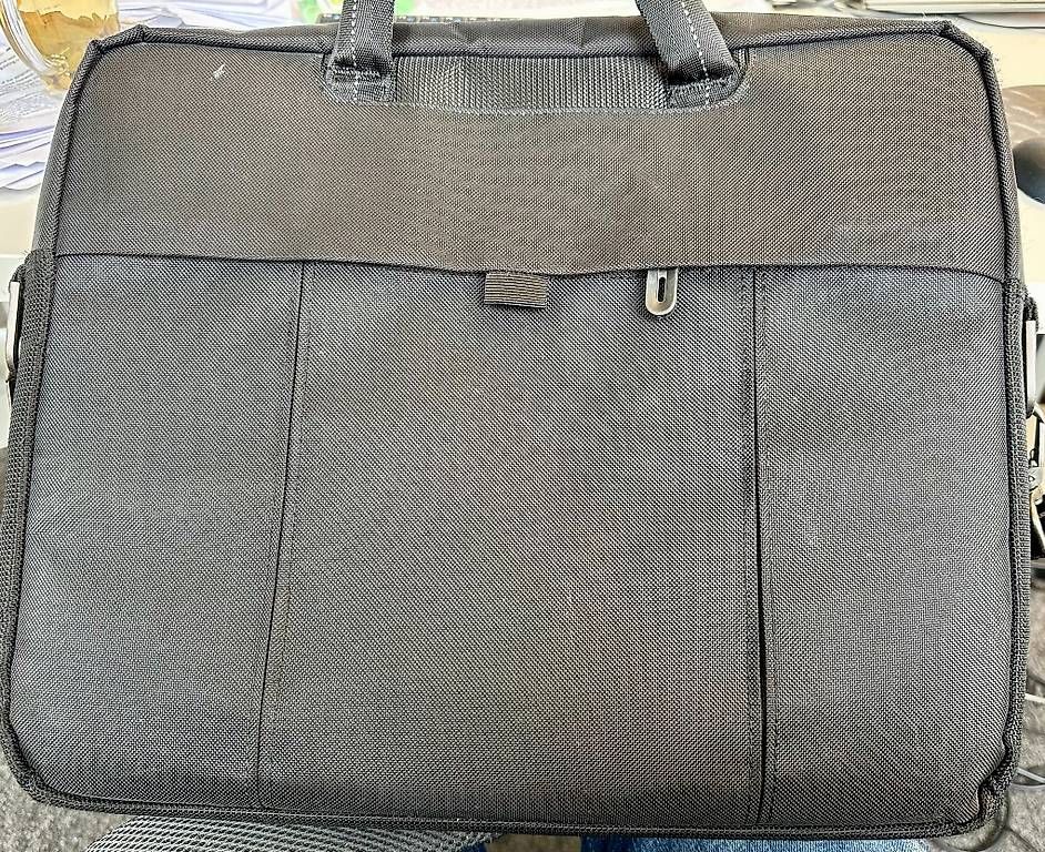 Taschen: Sacoche pour ordinateur portable de la marque Dell – Gebraucht aus Genève von JWLIU 2