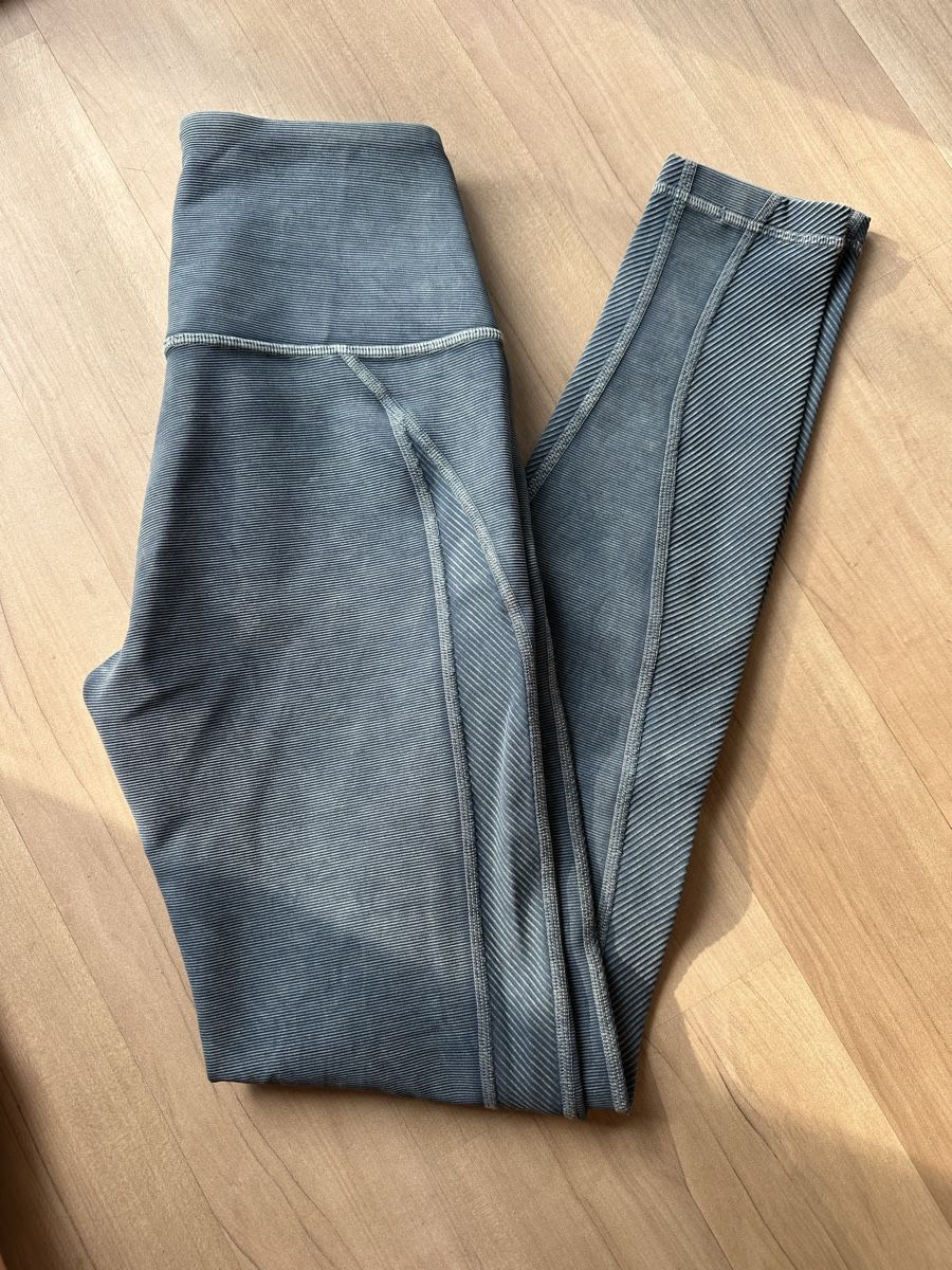 Lululemon Leggings: lululemon leggings size 2/eu34 – Nuovo (secondo la descrizione) da bözberg venduto da amy_7wz8
