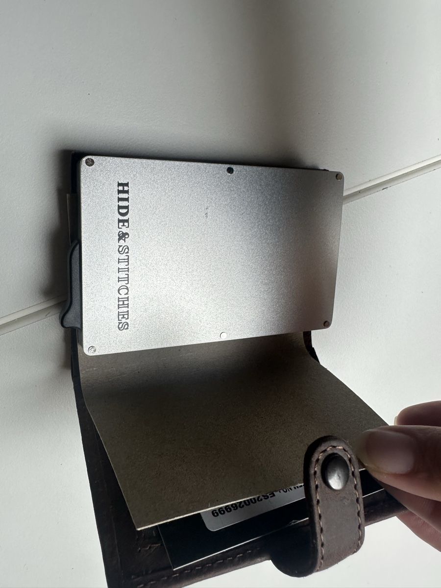 Portefeuilles: Portemonnaie  – Neuf avec emballage d'origine à Appenzell par K.brei 1