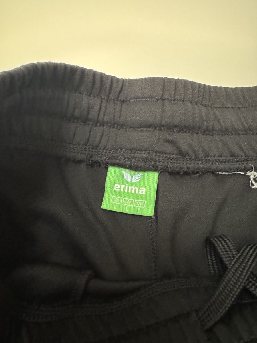 Erima Pantaloni: Erima Trainingshorts Grösse L Schwarz/Rot – Usato da Suhr venduto da Oppel 3