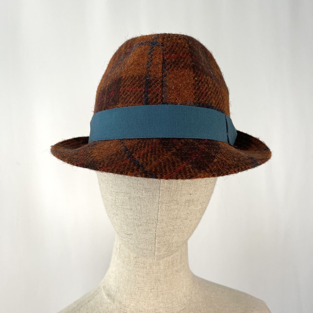 Copricapi, berretti & cappellini: HARRIS TWEED LOEVENICH New Hat – Nuovo e nell'imballaggio originale da Emmen venduto da Avviivva_Com2023 1