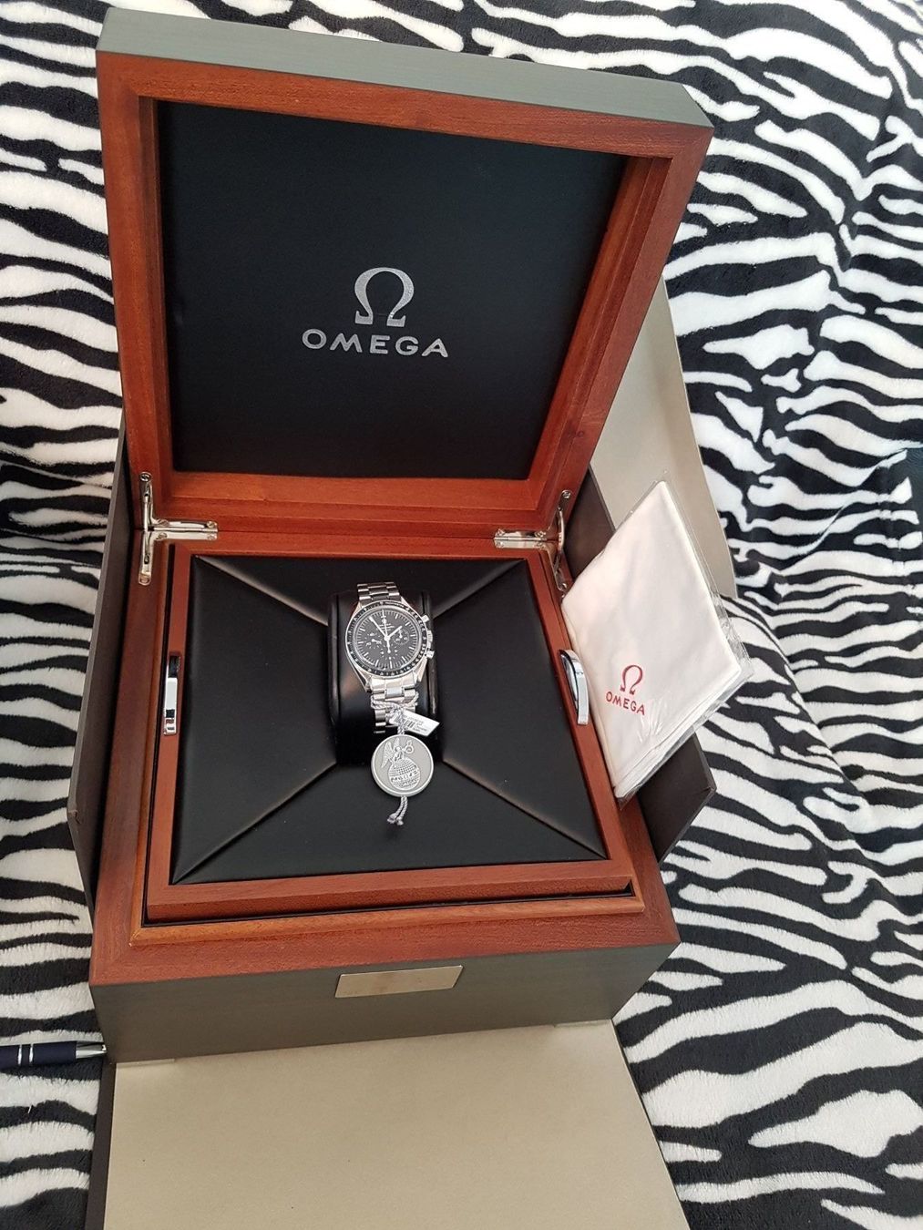 Omega Orologi: OMEGA Moonwatch, Speedmaster 50th Anniversary Ltd Series – Nuovo e nell'imballaggio originale da Wilen b. Wollerau venduto da Topclassic 9