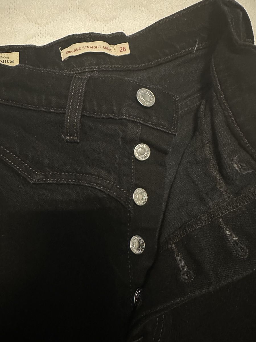 Levi's Jeans: Jean Levi's noir, taille 26 – Usato da Chêne-Bourg venduto da raf_k9v7 2