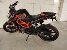 KTM Duke 125 – Frisch ab Service, neue Reifen & Top Zustand!