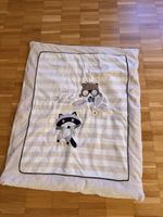 Kuscheldecke Chicco Waschbär Motiv hellgrau gestreift 80x90c