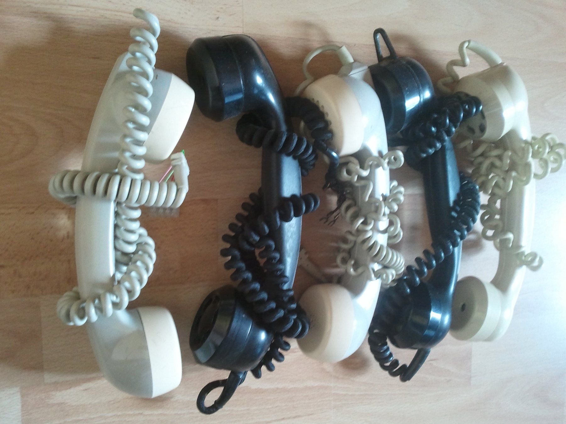 Telefoni: 5 Telefonhörer – Usato da Beatenberg venduto da fancy10 1