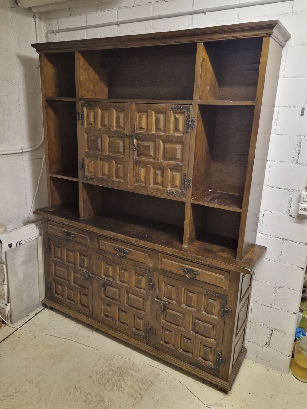 Schränke: Buffetschrank mit Aufsatz, Holz, braun – Gebraucht aus Wolfhausen von Nico_V01 1
