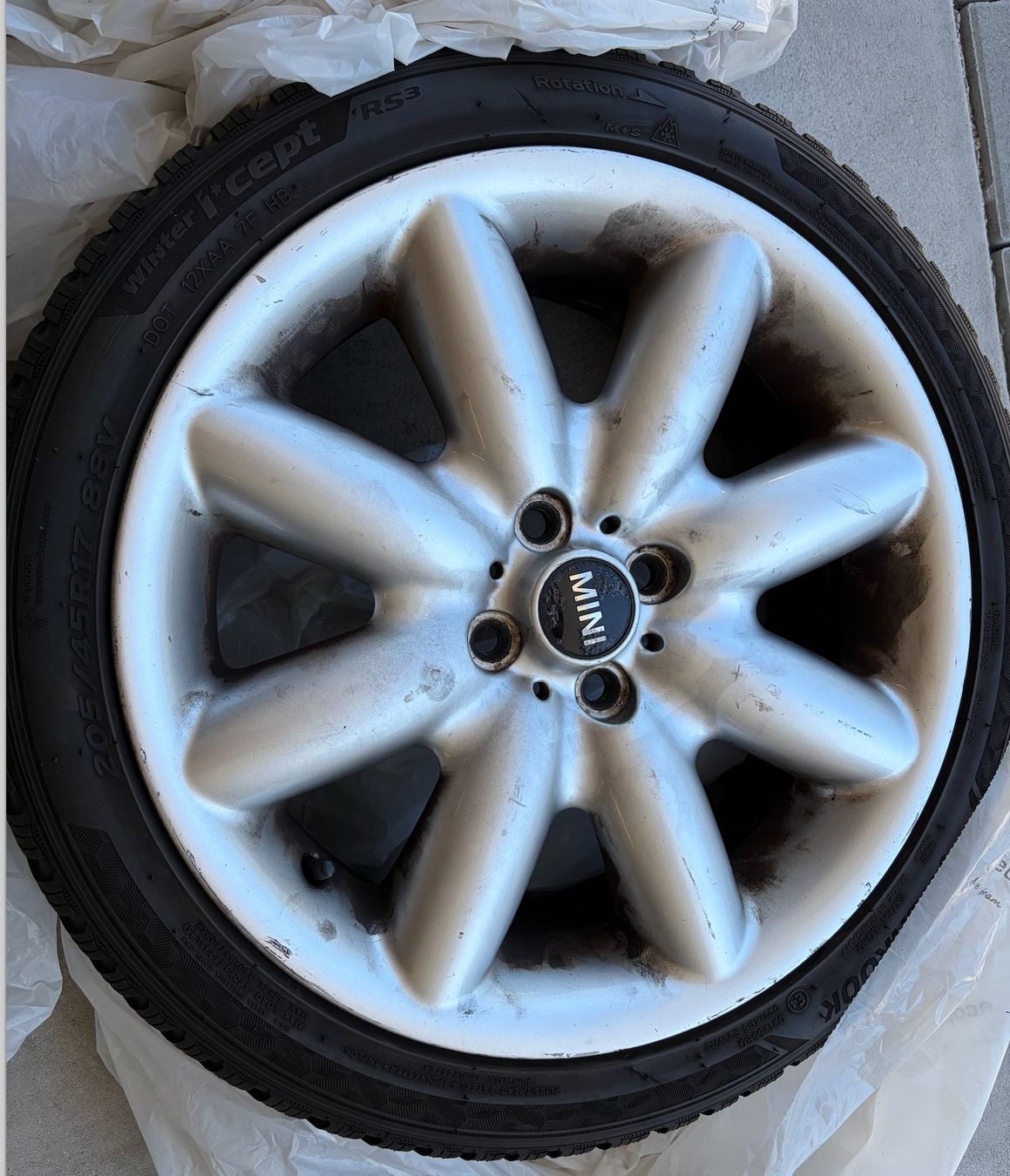 Pneus & Roues: Mini Cooper S Winterreifen Hancock mit Felgen – D'occasion à Landschlacht par Briona 4