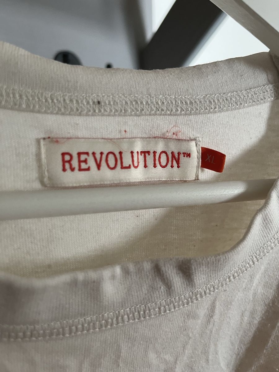 Revolution T-shirts: Revolution - Basic Shirt - XXL – D'occasion à Horw par ratta1996 1