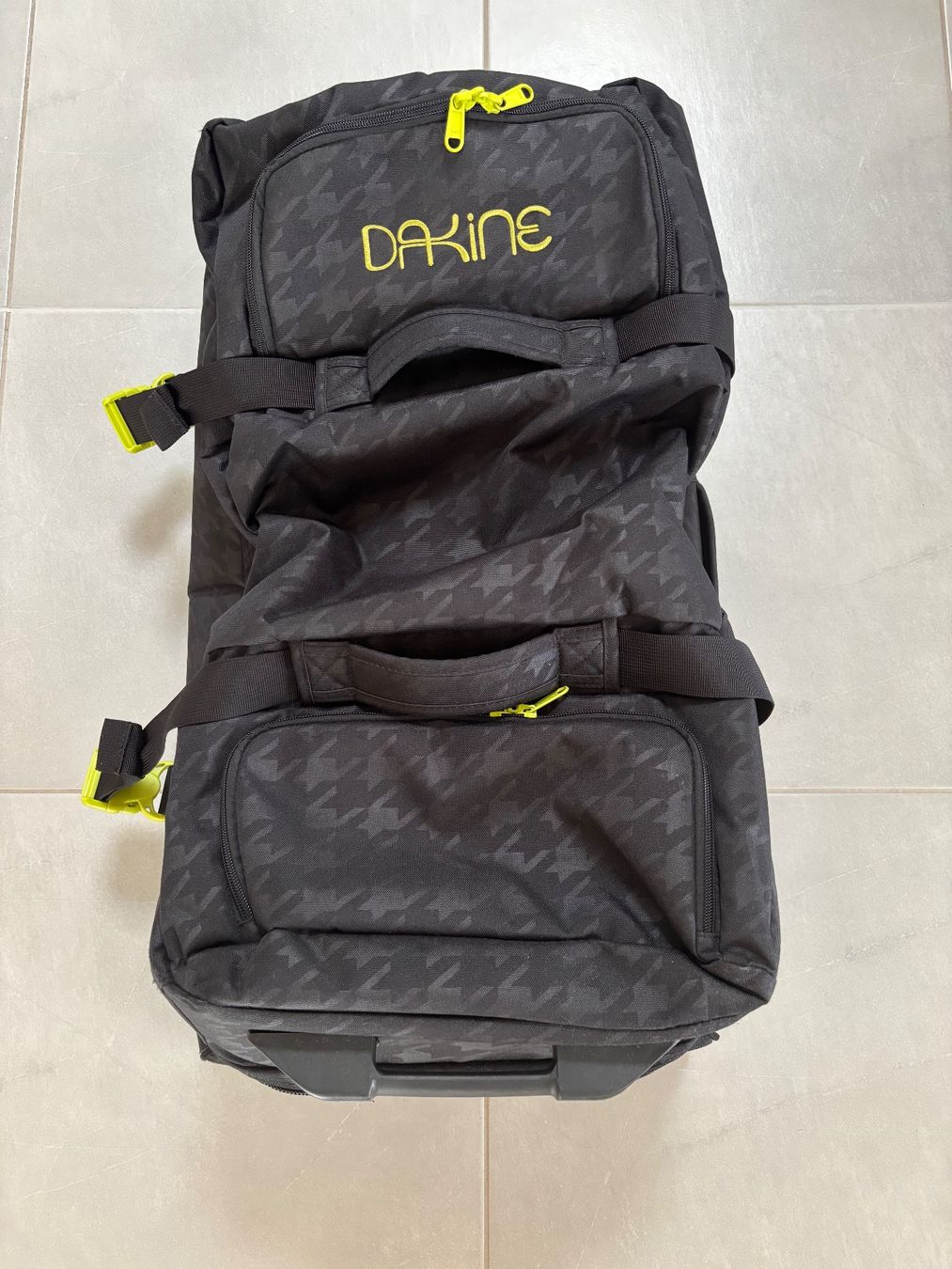 Dakine Valises de voyage: Dakine Reisekoffer – D'occasion à Büsserach par vimeco.43