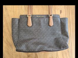 Michael Korse Tasche
