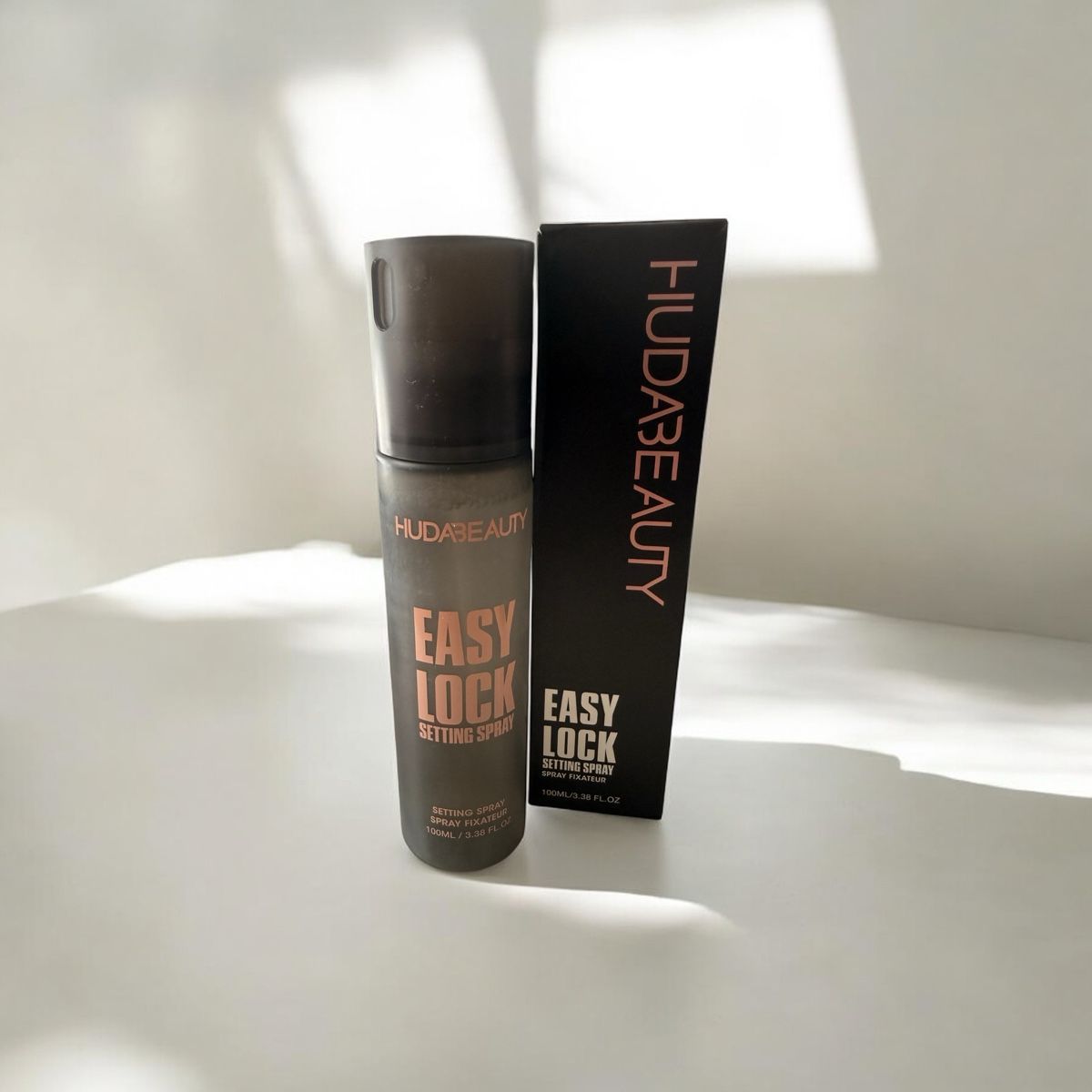 Make-up: Huda Beauty Easy Lock Setting Spray - Neuwertig! – Nuovo e nell'imballaggio originale da Solothurn venduto da Menis-Shop1 1