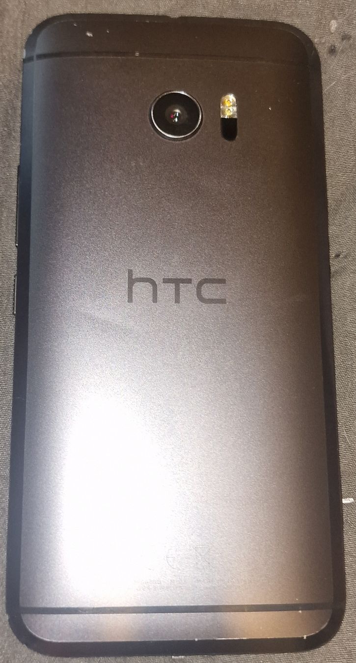 HTC Telefoni cellulari / Smartphones: HTC 10 (Display defekt) - Bastlerobjekt oder Ersatzteile! – Difettoso da Pfäffikon ZH venduto da AnimOwO 1