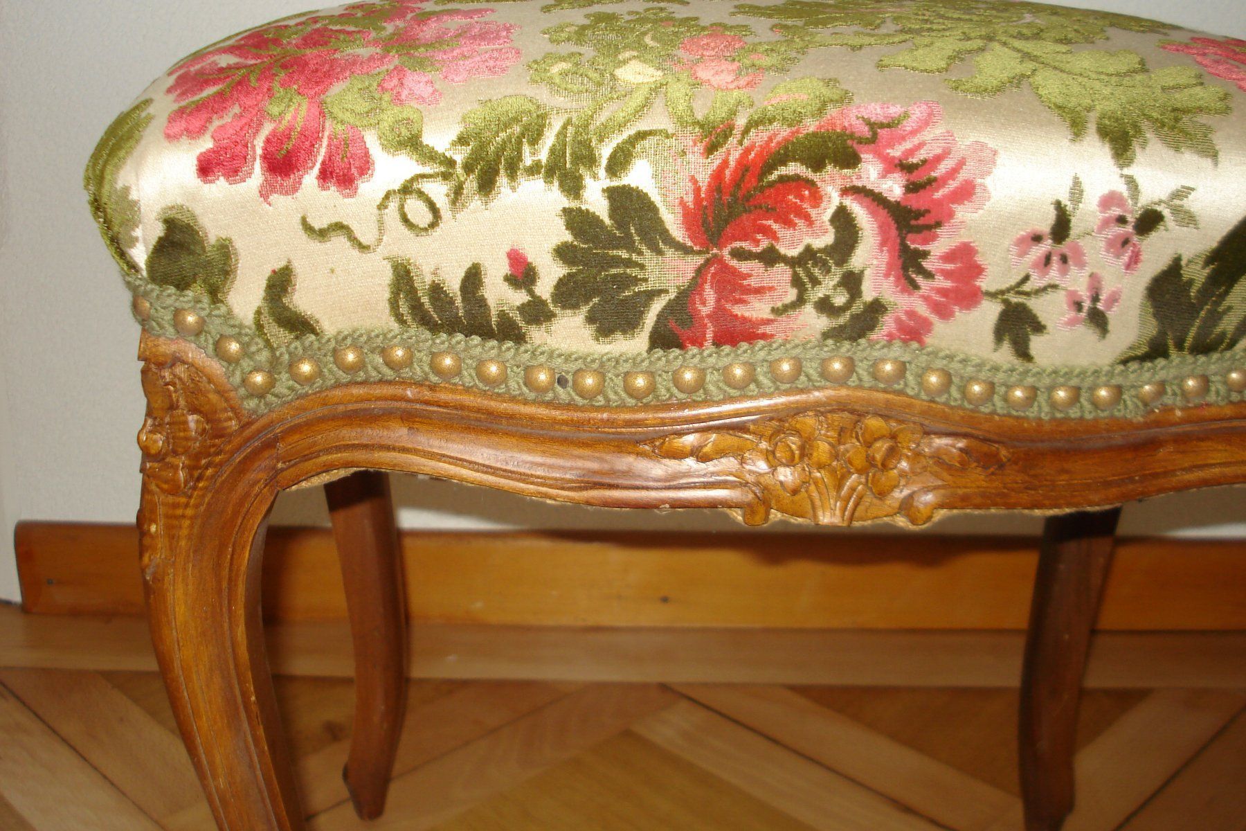 Tabourets: Banquette repose-pieds LS XV – Neuf avec emballage d'origine à Biel/Bienne par milamila02